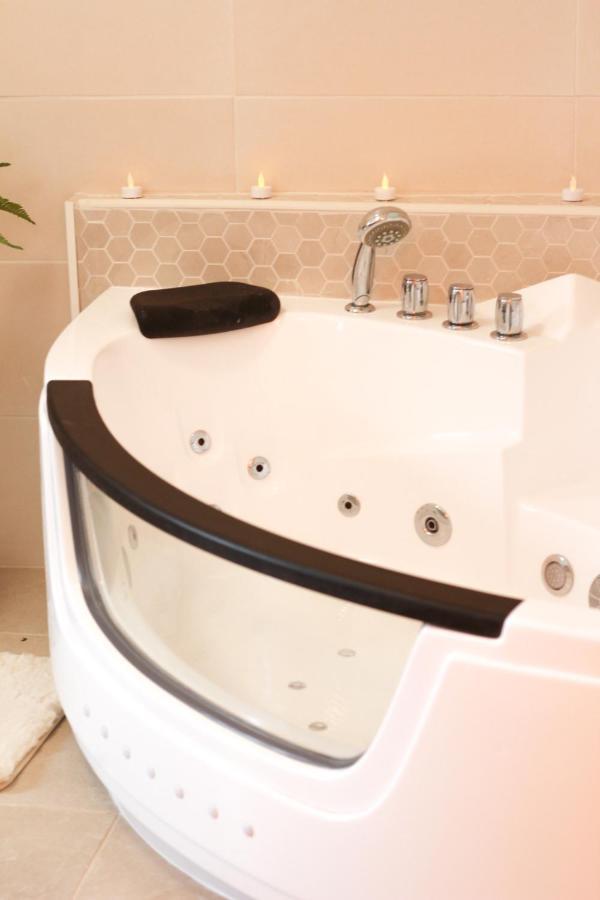 LA BULLE GRASSOISE - Appartement spacieux avec BALNEO WIFI et PARKING FREE Grasse Extérieur photo